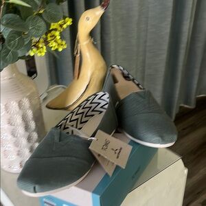 Toms Green Casual Flats with Chevron Design